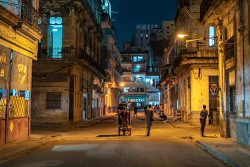 Zelfklevend Fotobehang Night view of Havana's neighborhoods in Cuba © Nicolas VINCENT