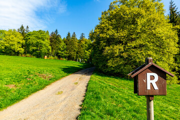 Erste Schritte auf dem Rennsteig zwischen Hörschel und Blankenstein im schönen Frühling -...