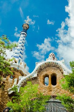Park Guell Barcelona, s&iacute;mbolo de arquitectura y destino tur&iacute;stico.