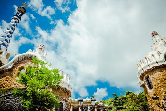 Park Guell Barcelona, s&iacute;mbolo de arquitectura y destino tur&iacute;stico.
