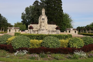 Fototapeta na wymiar Le square Lucien Beaufrere, parc public, ville de Vierzon, département du Cher, France