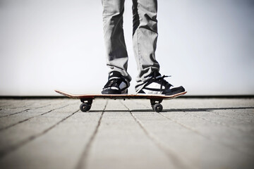 Obraz na płótnie Canvas skater standing on his skateboard