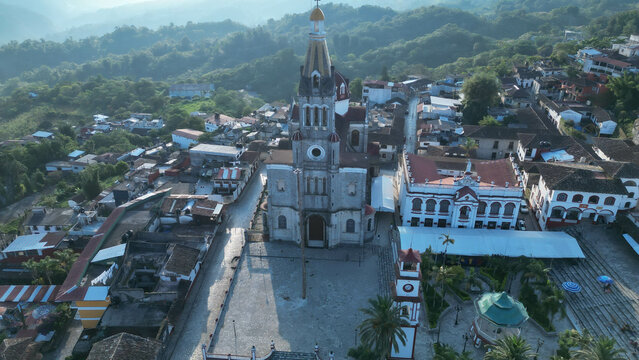 Cuetzalan Unveiled: Aerial Photography at Twilight