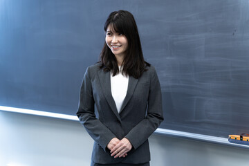 日本人女性の先生