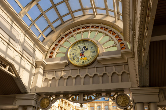 東京ディズニーランド・ステーション駅 ミッキーマウス 時計
