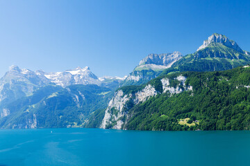 Fototapeta na wymiar Panoramic view of lake in mountains