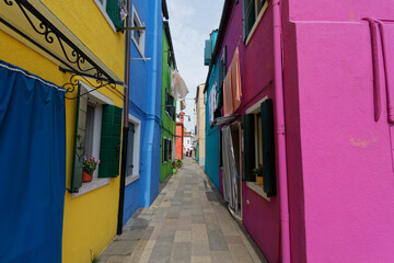 Fototapeta na wymiar maisons colorées de l'ile de burano - venise - italie du nord