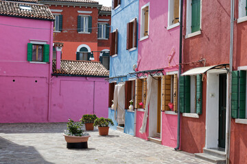 maisons colorées de l'ile de burano - venise - italie du nord