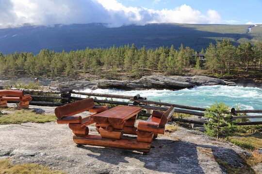 Picnic table with a view in Gudbrandsdalen, Norway