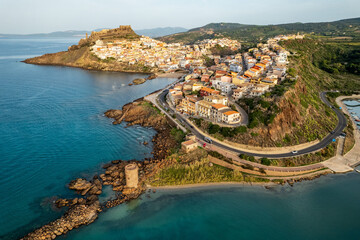 Sardegna, veduta aerea di Castelsardo e del porto
