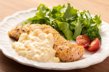 サーモンのバジル　パン粉焼き