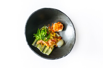 Salad with scallop, wakame, tuna flakes and avocado
