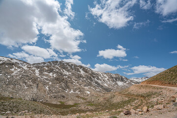 Lake Eğrigöl, hidden gem sitting at 2,350 meters in the foothills of Geyik Mountain in Antalya, never fails to impress its visitors. In fact, nature lovers describe the region as 