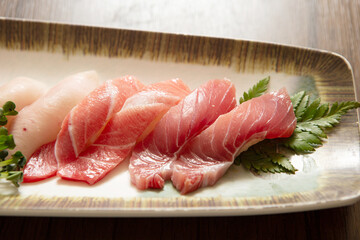 Tuna sushi in various parts