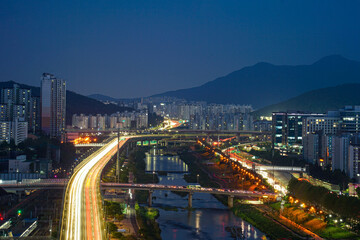 Fototapeta na wymiar Night view of Anyangcheon, Gyeonggi-do, Korea