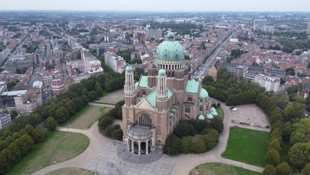 Video drone Basilique Nationale du Sacré-Cœur Koekelberg Bruxelles Belgique	