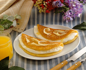 Cachapa con queso blanco, comida tipica sudamericana. ( Venezuela ) - 603815937