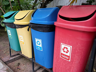 colored bins for selective garbage collection