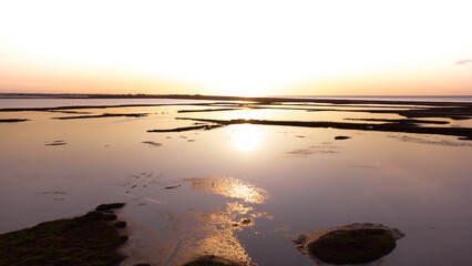 Imágenes de los humedales del Delta del Ebro al amanecer. Imágenes tomadas con drone.