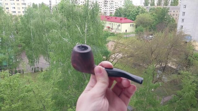 Smoking pipe made of pear smokes