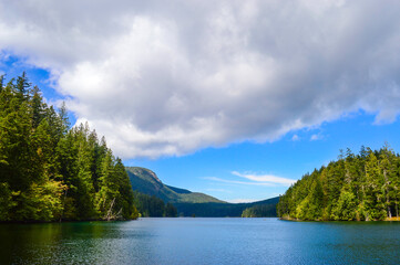 Fototapeta na wymiar Pacific Northwest Lake