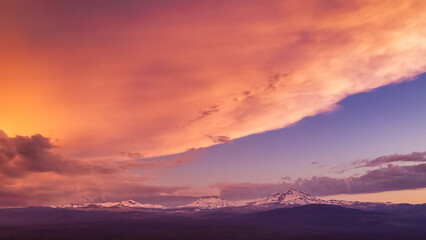 Fototapeta na wymiar A Cascade Sun Sets over the Cascades in Central Oregon