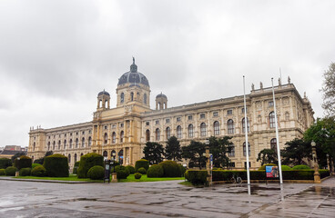 Obraz premium View of famous Naturhistorisches Museum, natural history museum, with park in Vienna, Austria .may 2023