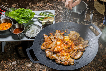 サムギョプサル　韓国焼肉　Barbecue of Korean pork(samgyeopsal) - obrazy, fototapety, plakaty