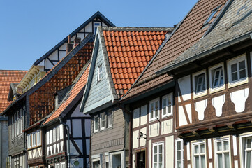 Historische Fachwerkfassaden und Dächer in der Altstadt von Goslar