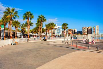 Paseo del Muelle Uno pedestrian promenade in Malaga © saiko3p