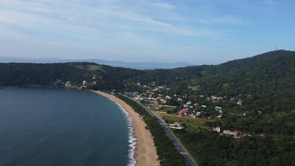 Fototapeta na wymiar Vista aérea da Praia de Taquarinhas em Balneário Camboriú - Santa Catarina.