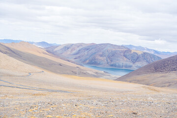 Fototapeta na wymiar the road from Pangong Lake to Tso Moriri with desert and mountain , Ladakh, India