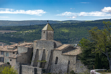 Fototapeta na wymiar Vue sur le village d'Aurel (près de Sault) Vaucluse, Provence, France