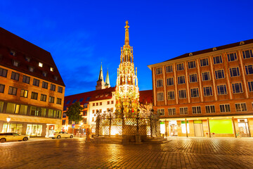 Fototapeta premium Schoener Brunnen fountain in Nuremberg, Germany