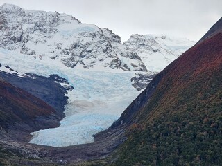lengua glaciar en la patagonia argentina