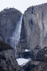 Fototapeta na wymiar Yosemite Falls in winter