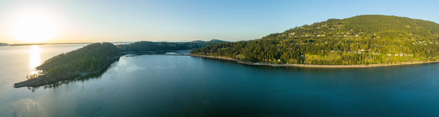 Obraz premium Chuckanut Bay Bellingham Washington Sunny Aerial Panoramic