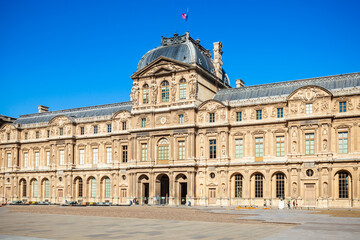 Fototapeta na wymiar Museum of Louvre in Paris
