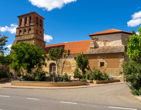 Iglesia de San Crist&oacute;bal (siglos XV-XVI). Villafrech&oacute;s, Valladolid, Espa&ntilde;a. El abuelo paterno del fundador de Amazon, Jeff Bezos, naci&oacute; en esta localidad.