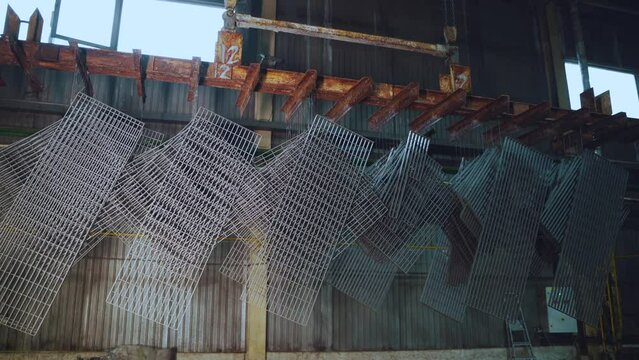Working processes of the hot-dip galvanizing plant, metal production