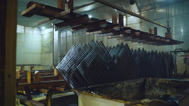 Working processes of the hot-dip galvanizing plant, metal production