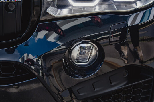 car headlight BMW X5M