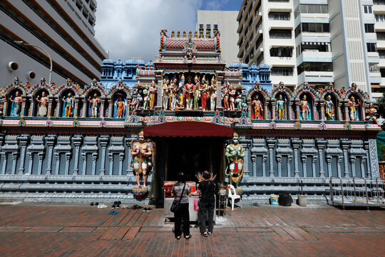Sri Krishnan Hindu temple, main entrance and Gopuram, Singapore