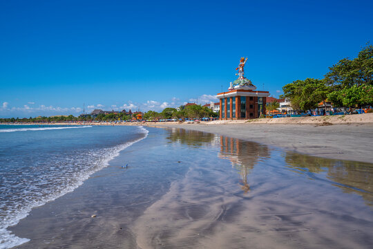 View of Shelter Kebencanaan overlooking Kuta Beach, Kuta, Bali