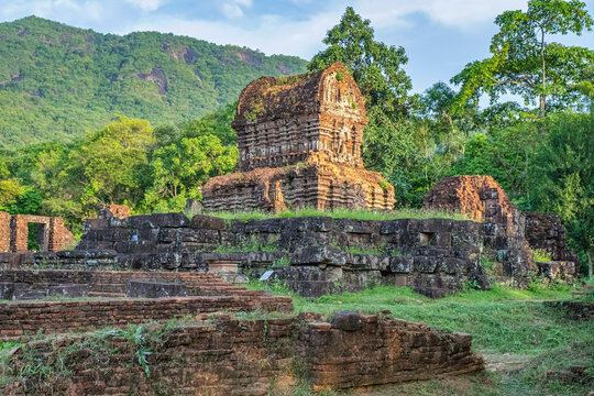 MY SON SANCTUARY IS A LARGE COMPLEX OF RELIGIOUS RELICS COMPRISES CHAM ARCHITECTURAL WORKS. A UNESCO WORLD HERITAGE SITE IN QUANG NAM, VIETNAM. LOCATED ABOUT 30 KM WEST OF HOI AN ANCIENT TOWN.