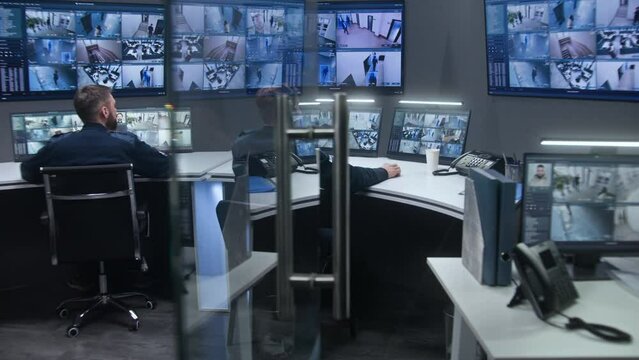 Monitor Employees Images – Browse 279,171 Stock Photos, Vectors, and ...