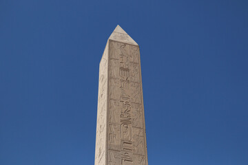 Ancient egyptian obelisk at Karnak temple, Luxor, Egypt - obrazy, fototapety, plakaty