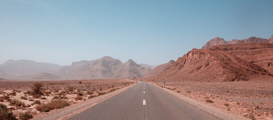Naklejka premium road to the desert- Morocco