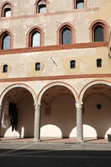 Fototapeta na wymiar Château des Sforza à Milan