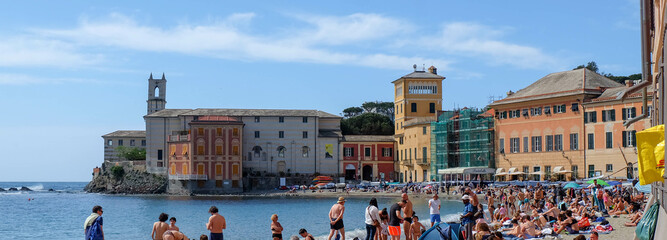 Strand bei Sestri Levante in Italien © NATURAL LANDSCAPES